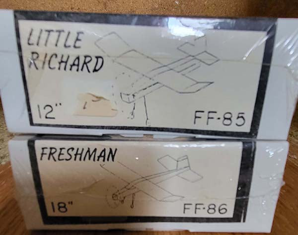 Freshman 18" FF-86 Model Kit